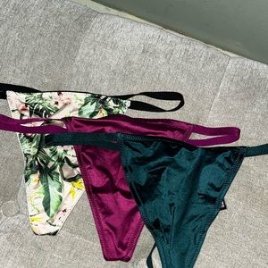 Victoria’s Secret thong new medium purple green floral